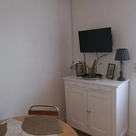 Διαμέρισμα Huebsche 2-zimmer-wohnung By Interhome